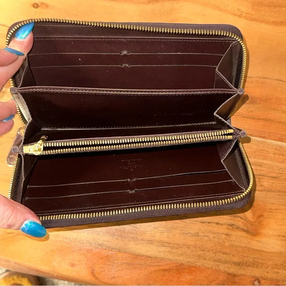 Louis Vuitton Amarante Monogram Vernis Zippy Wallet - Picture 4 of 8